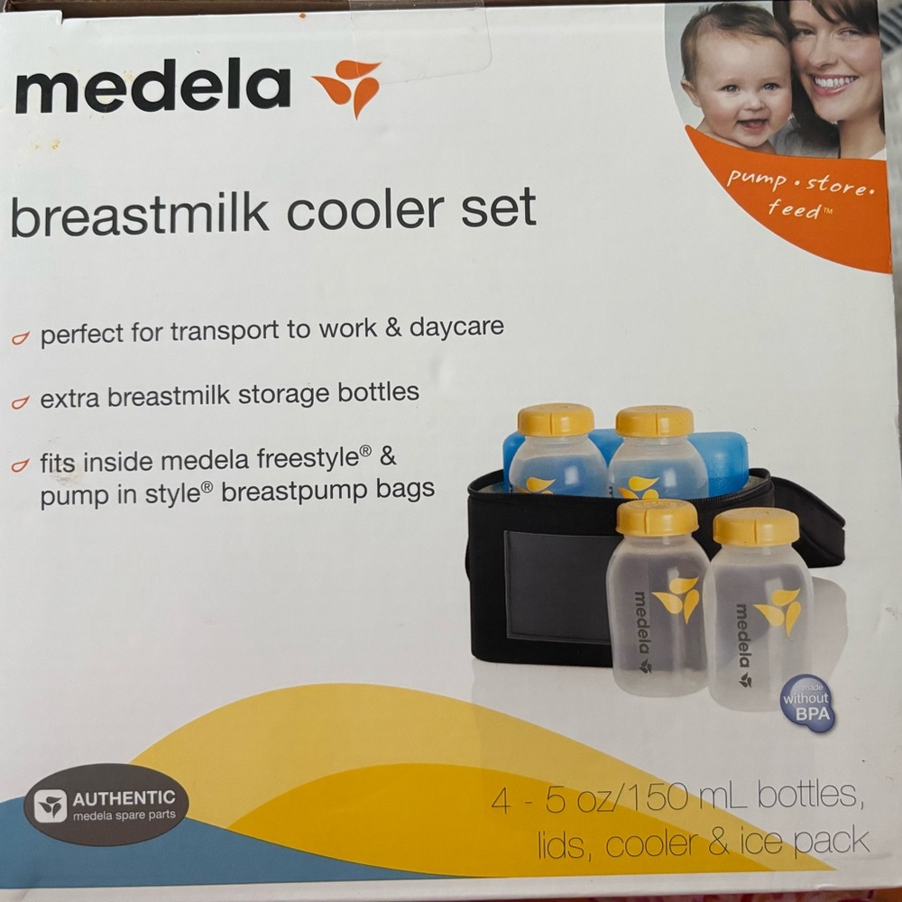 Medela Breastmilk Cooler Set with Bottles